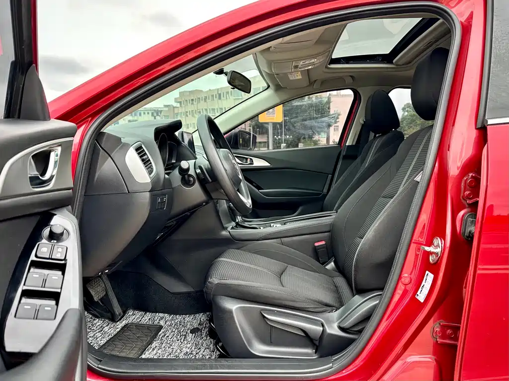 Mazda 3 Axela 2019 — фото 9