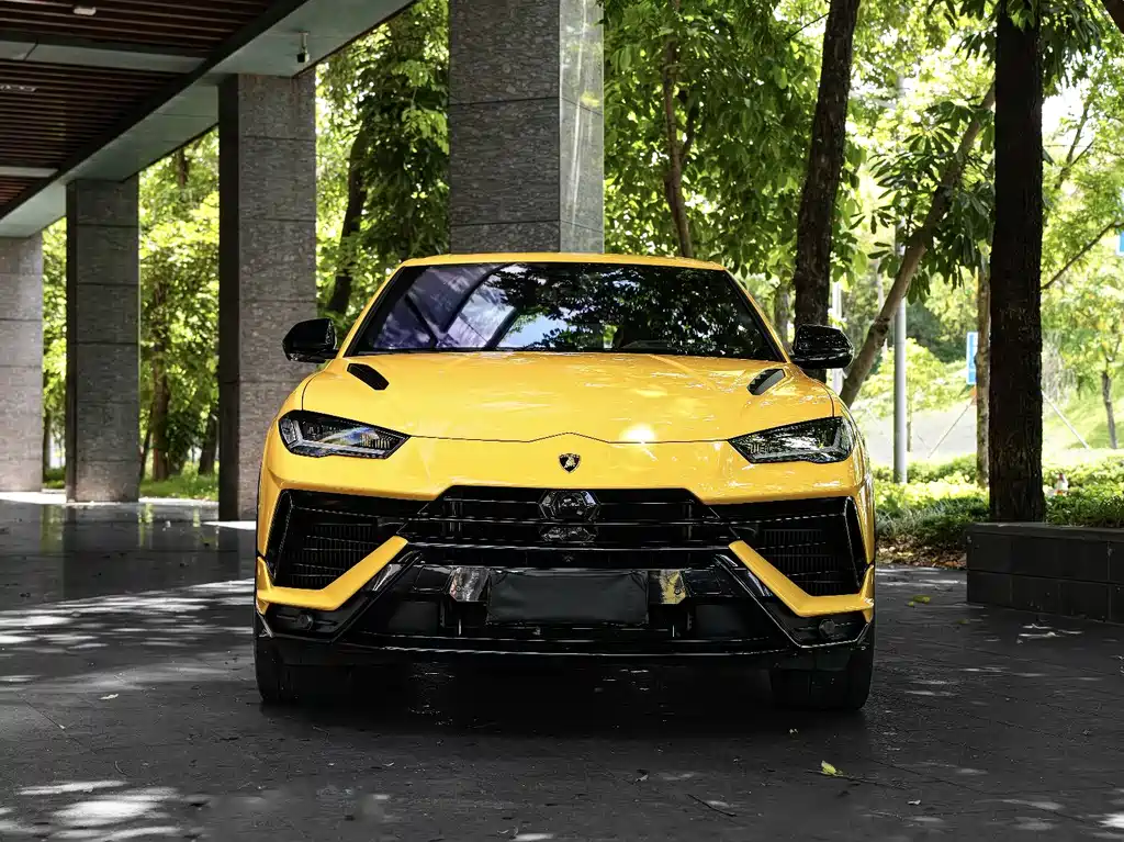 Lamborghini Urus 2023 — фото 10