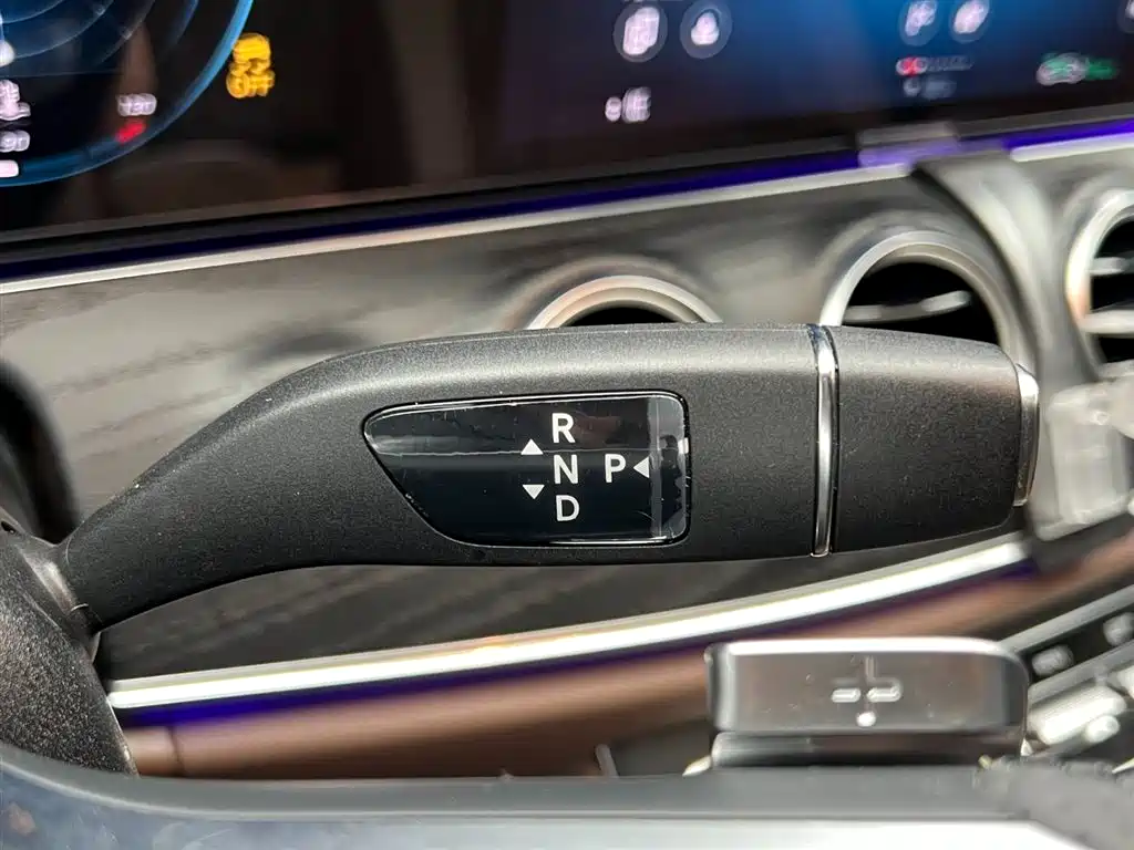 Mercedes-Benz E-Class 2021 — фото 18