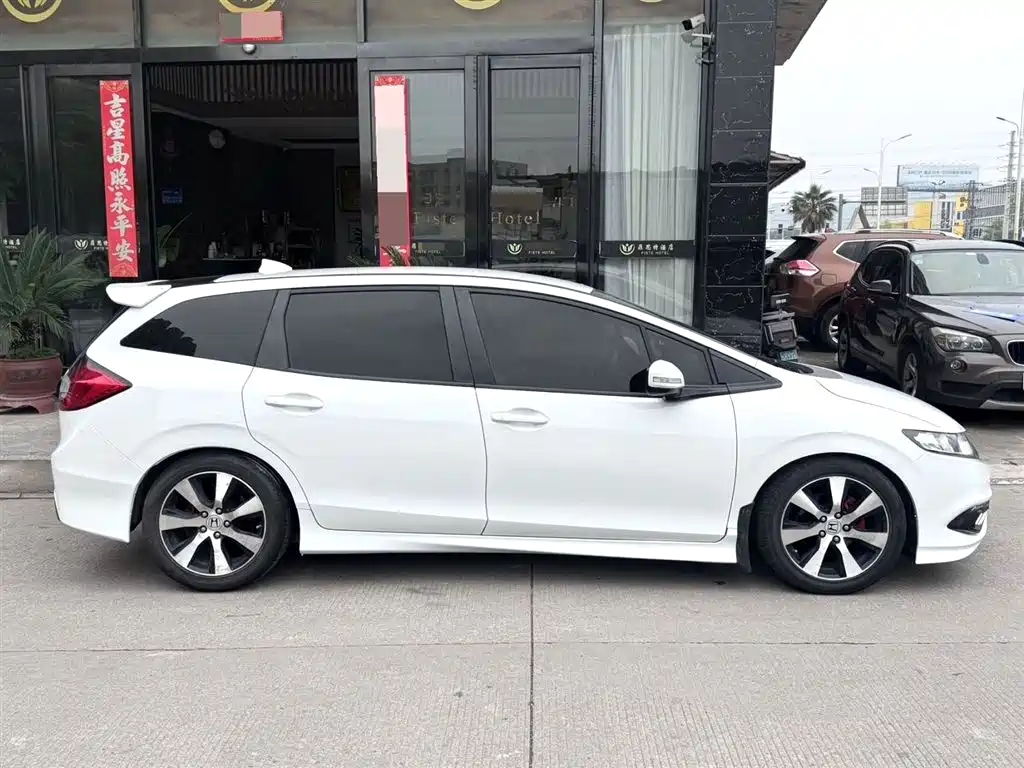 Honda Jade 2015 — фото 3