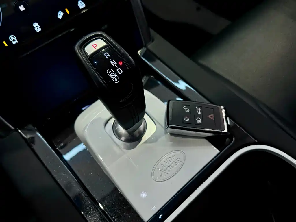 Land Rover Discovery Sport 2020 — фото 18