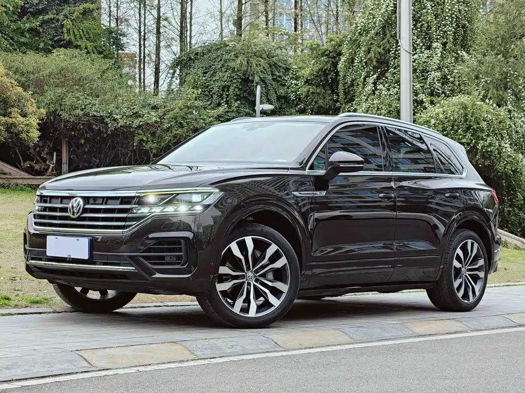 Volkswagen Touareg 2020 — фото 1