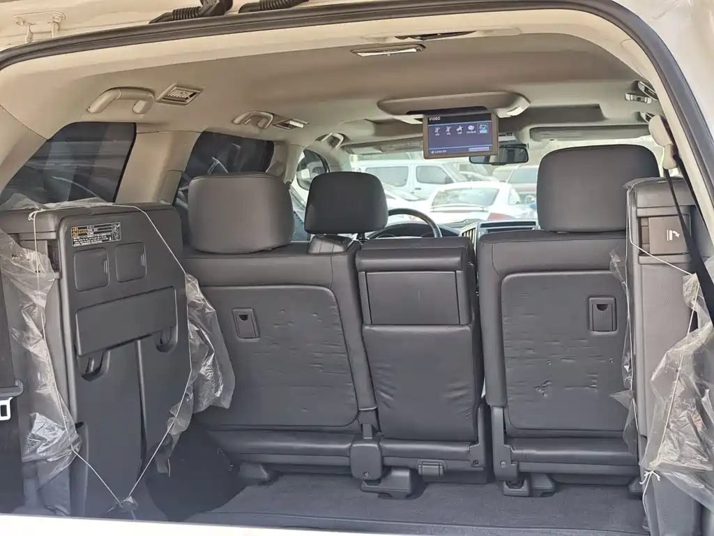 Toyota Land Cruiser 2011 — фото 19