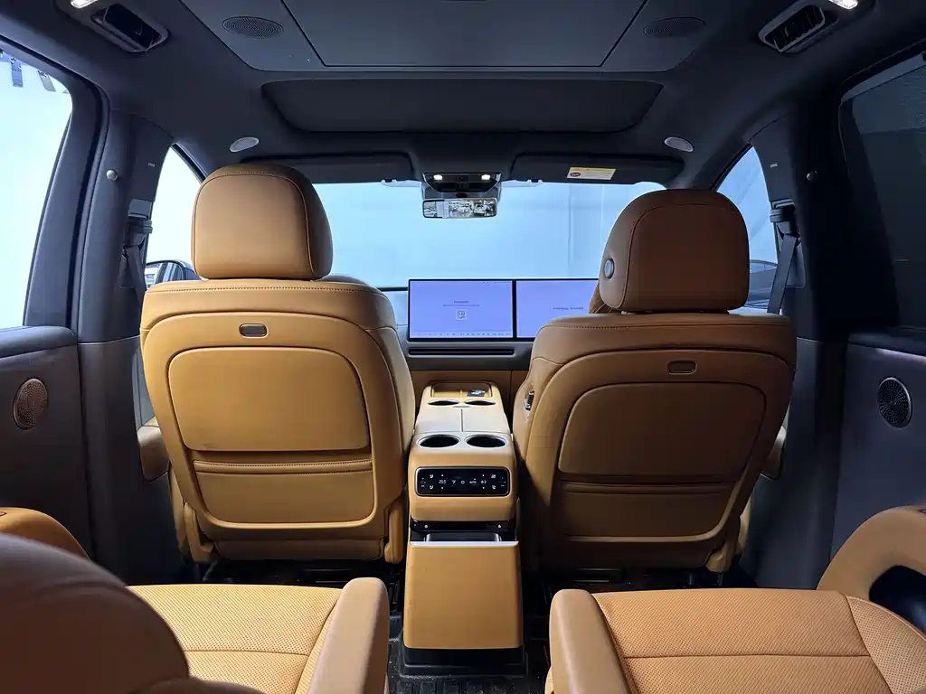 Li Auto i8 2026 — фото 11