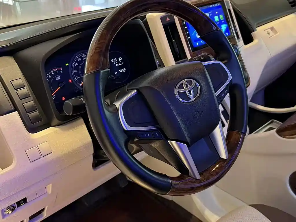 Toyota Hiace 2021 — фото 20