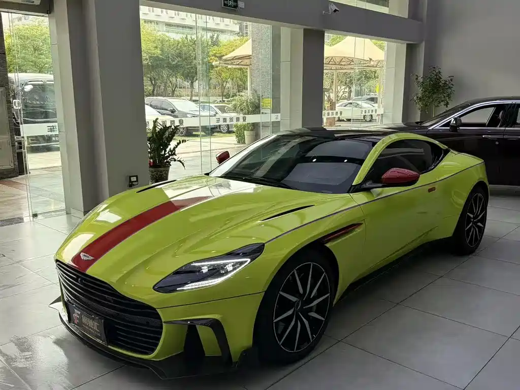 Aston Martin DB11 2019