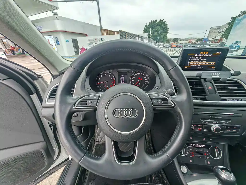 Audi Q3 2018 — фото 10
