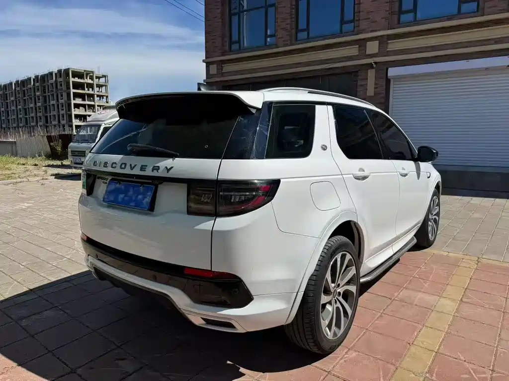 Land Rover Discovery Sport 2023 — фото 4