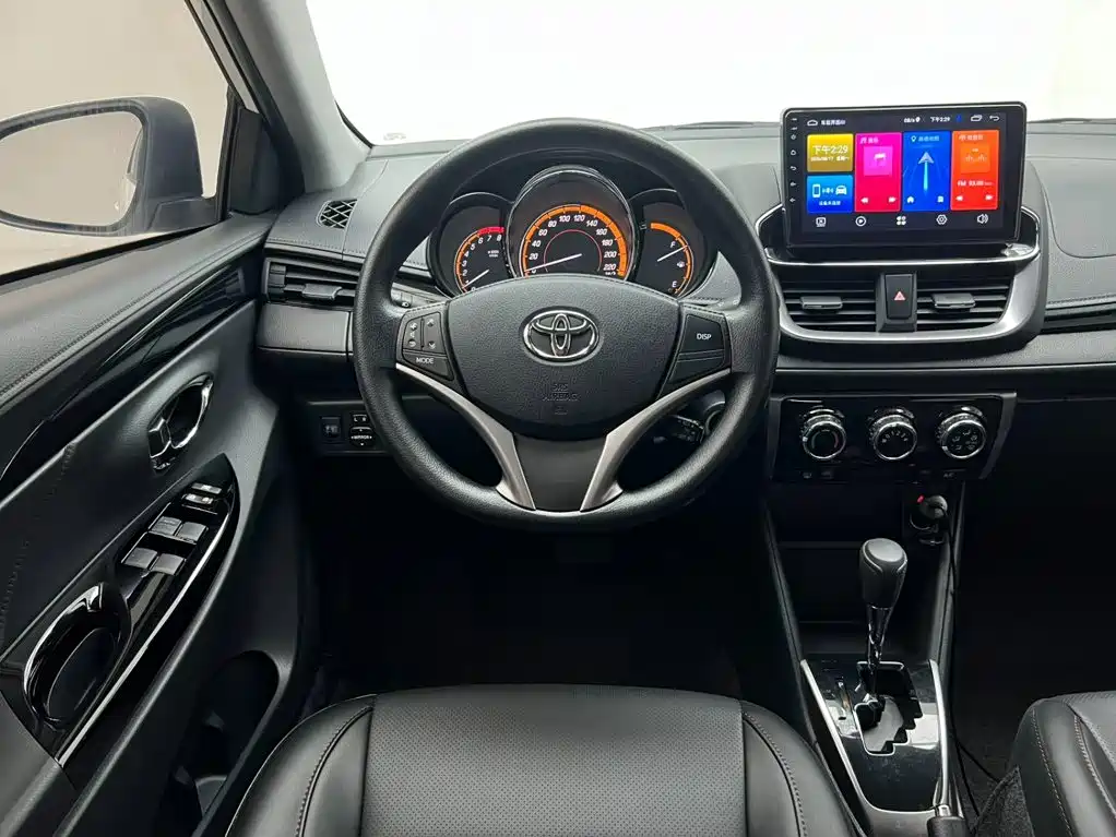 Toyota Yaris L 2023 — фото 20