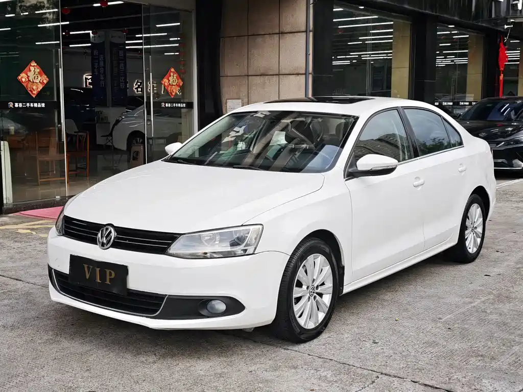 Volkswagen Sagitar 2015