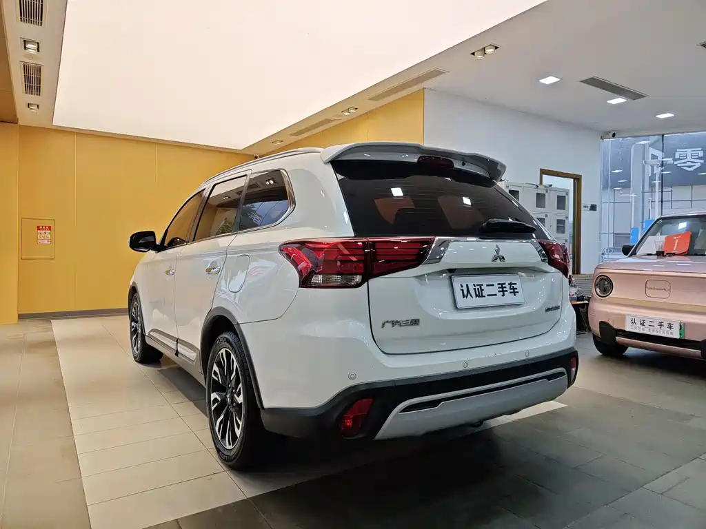 Mitsubishi Outlander 2019 — фото 27