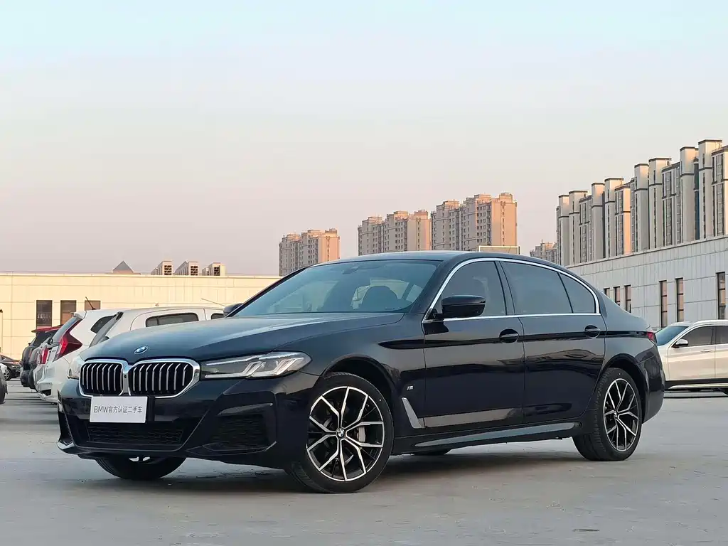 BMW 5 Series 2023 — фото 1