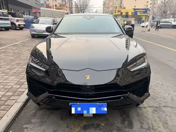 Lamborghini Urus 2024