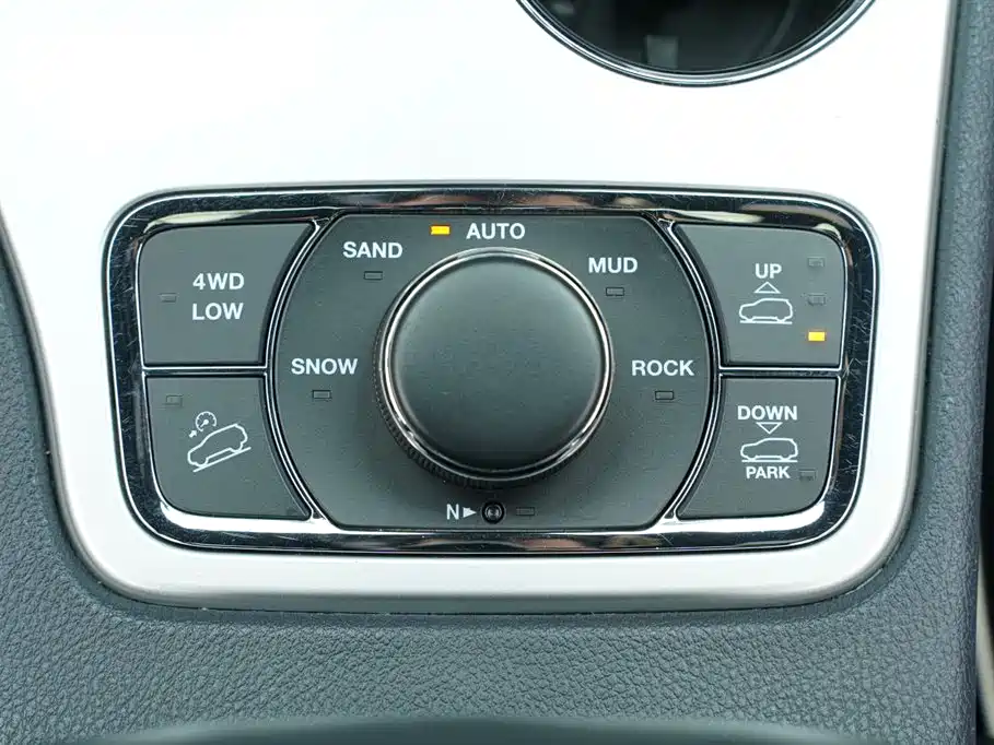 Jeep Grand Cherokee 2015 — фото 20