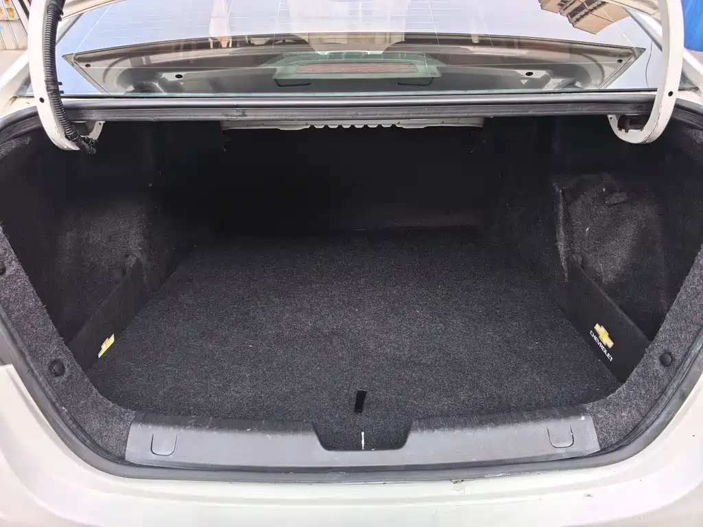 Chevrolet Cavalier 2017 — фото 14