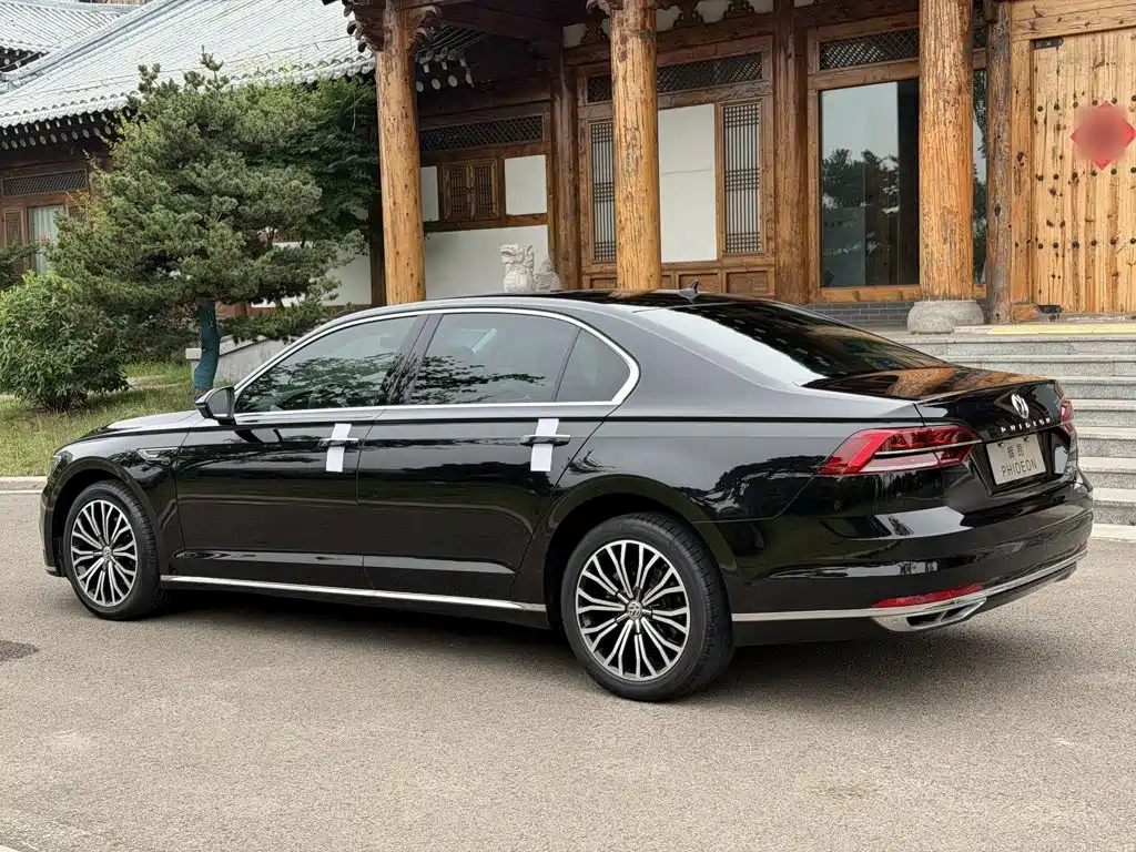 Volkswagen Phideon 2018 — фото 12
