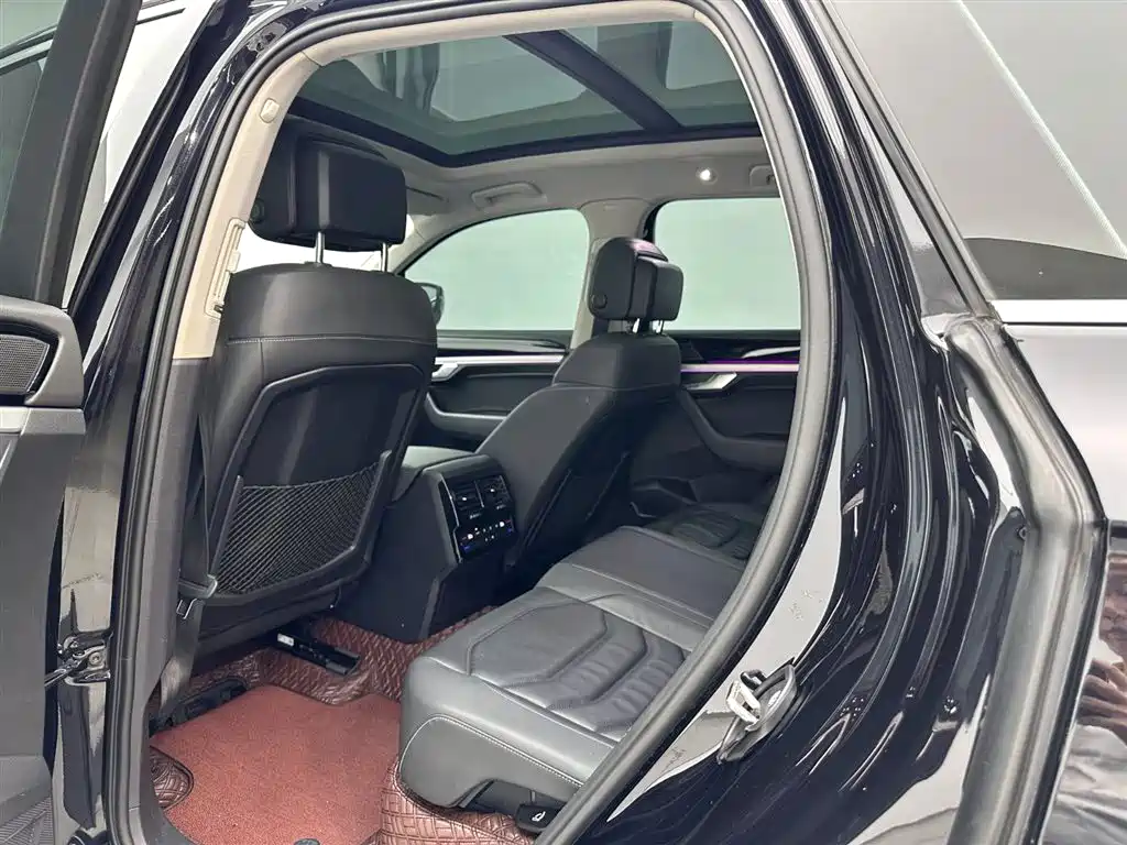 Volkswagen Touareg New Energy 2021 — фото 18
