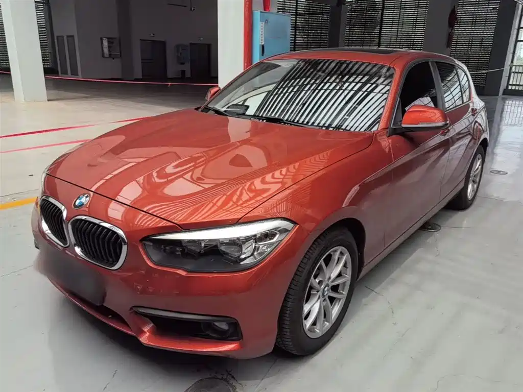 BMW 1 Series 2019 — фото 1