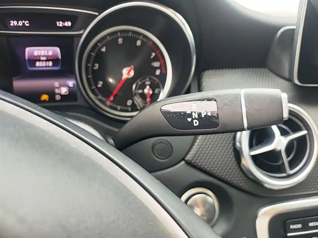 Mercedes-Benz GLA 2018 — фото 14