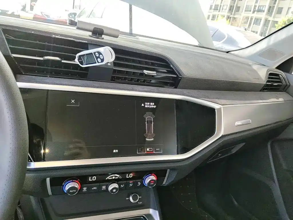 Audi Q3 2020 — фото 13