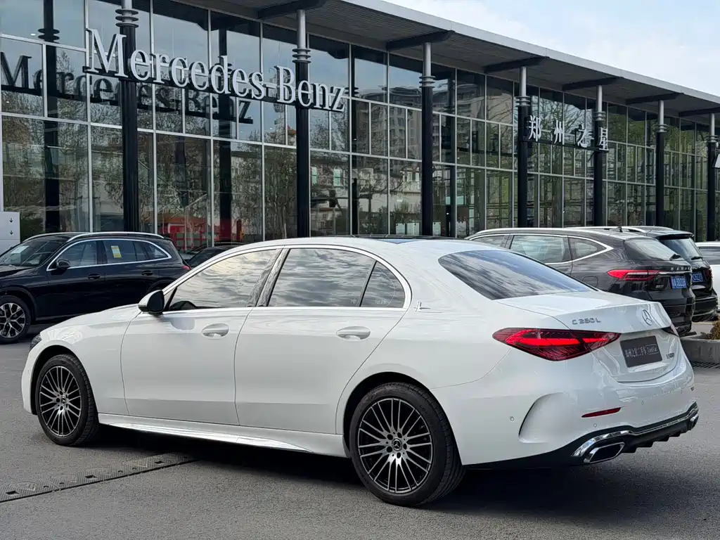 Mercedes-Benz C-Class 2024