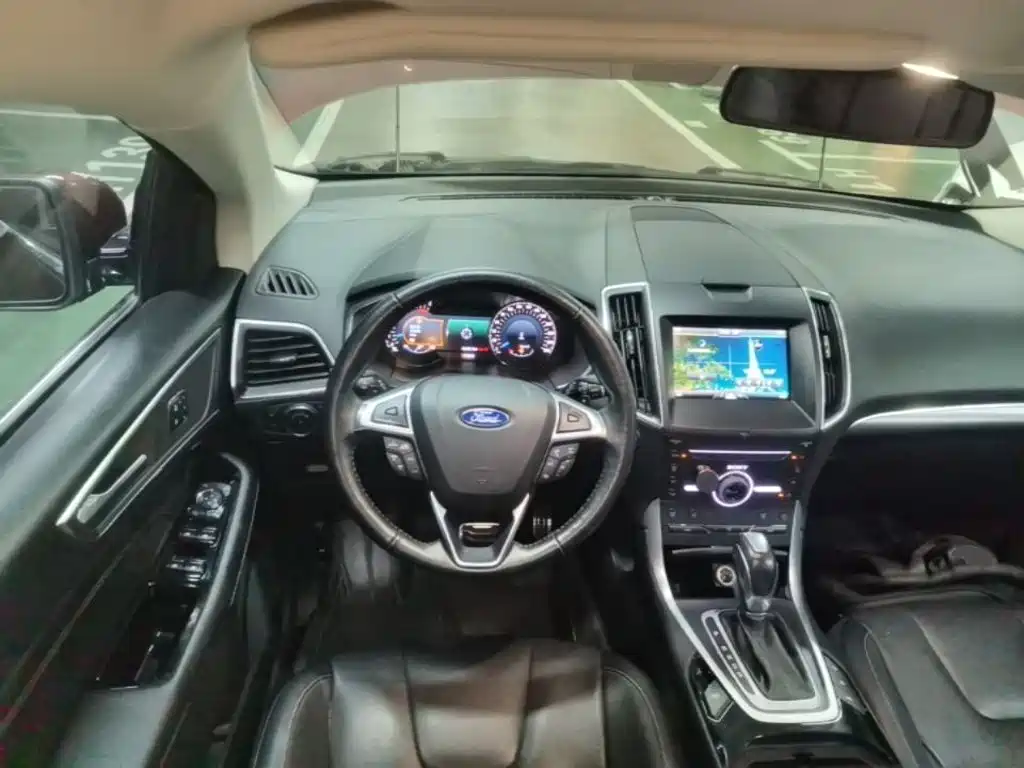 Ford Edge 2016 — фото 11