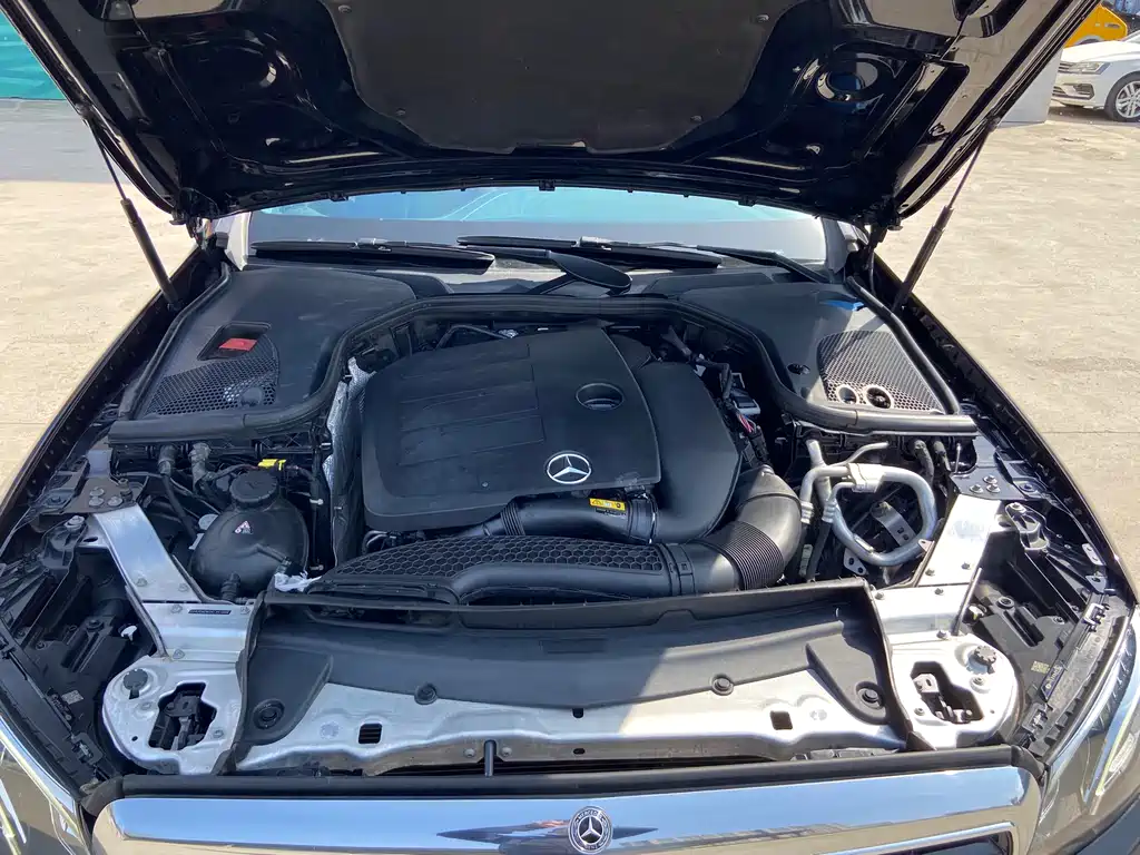 Mercedes-Benz E-Class 2019 — фото 20