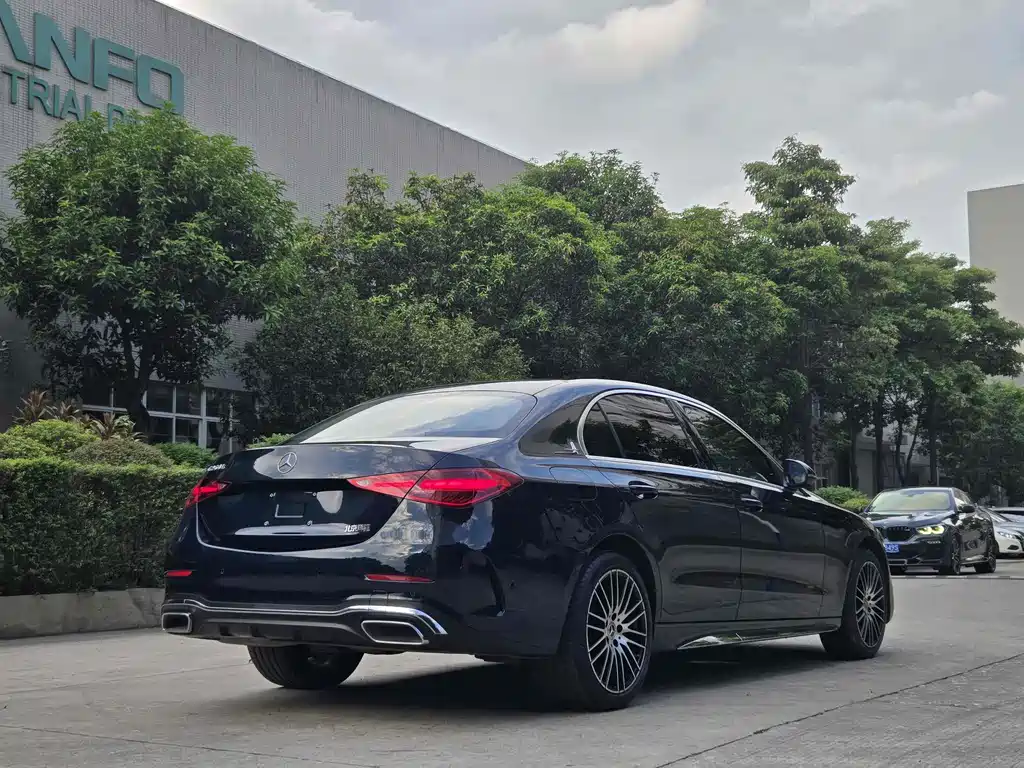 Mercedes-Benz C-Class 2023 — фото 11