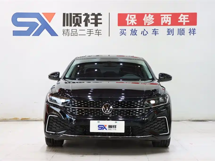 Volkswagen Passat 2025