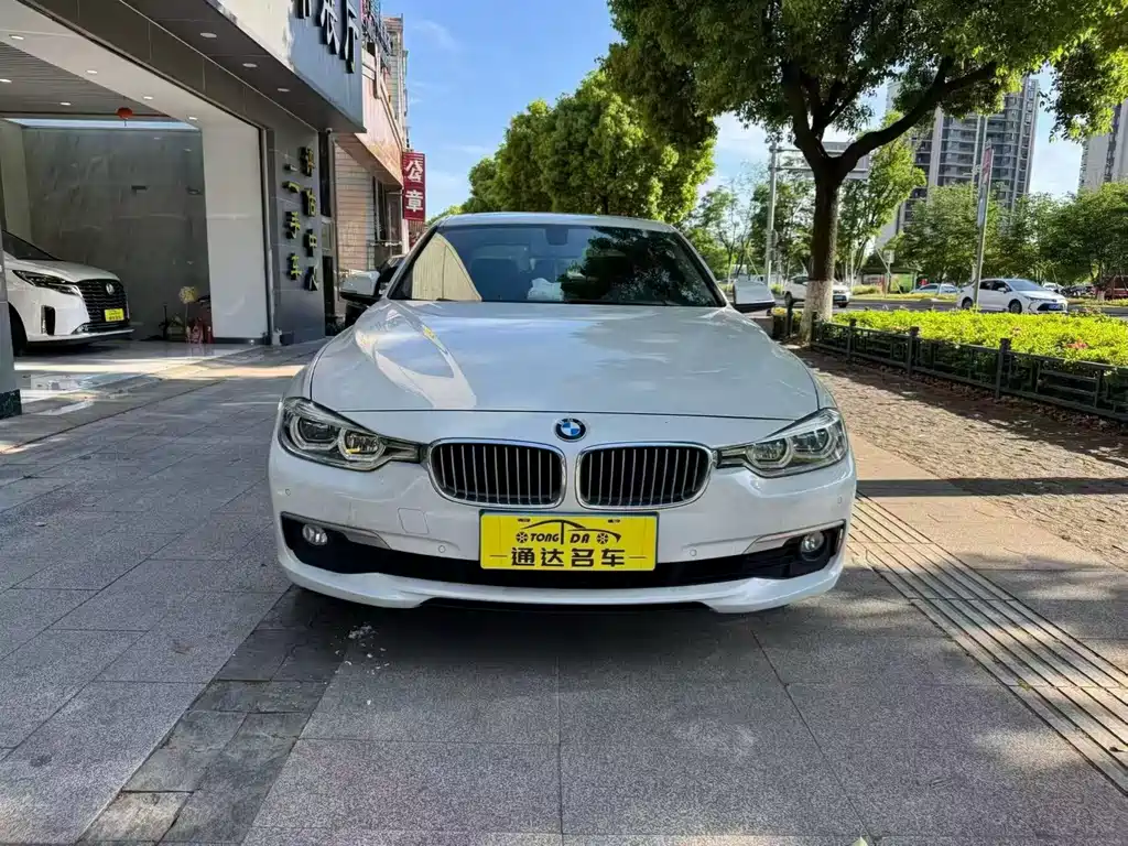 BMW 3 Series 2017 — фото 1