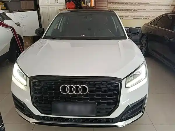 Audi Q2L 2020
