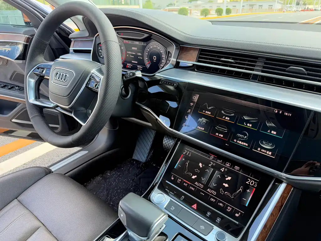 Audi A8 2019 — фото 16
