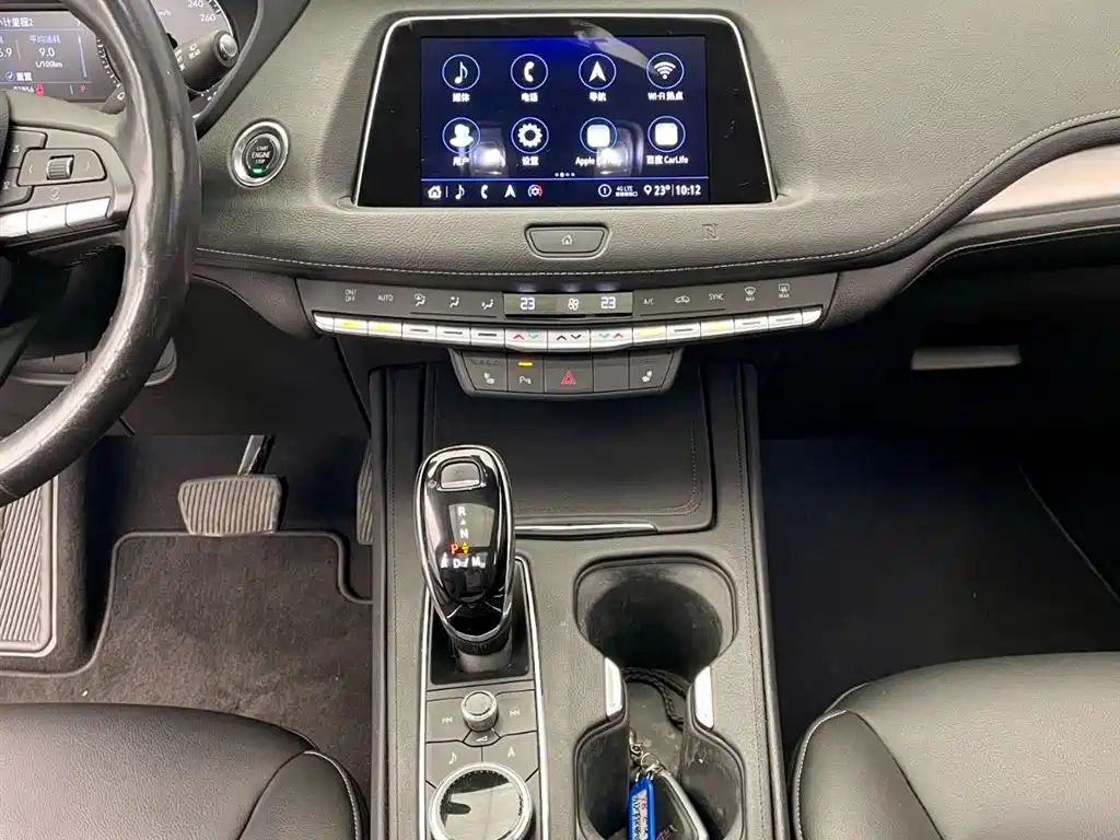 Cadillac XT4 2020 — фото 9