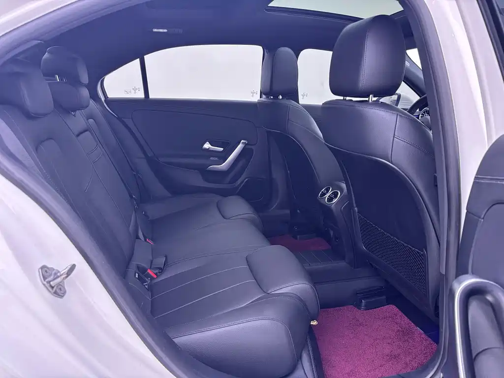 Mercedes-Benz A-Class 2022 — фото 15