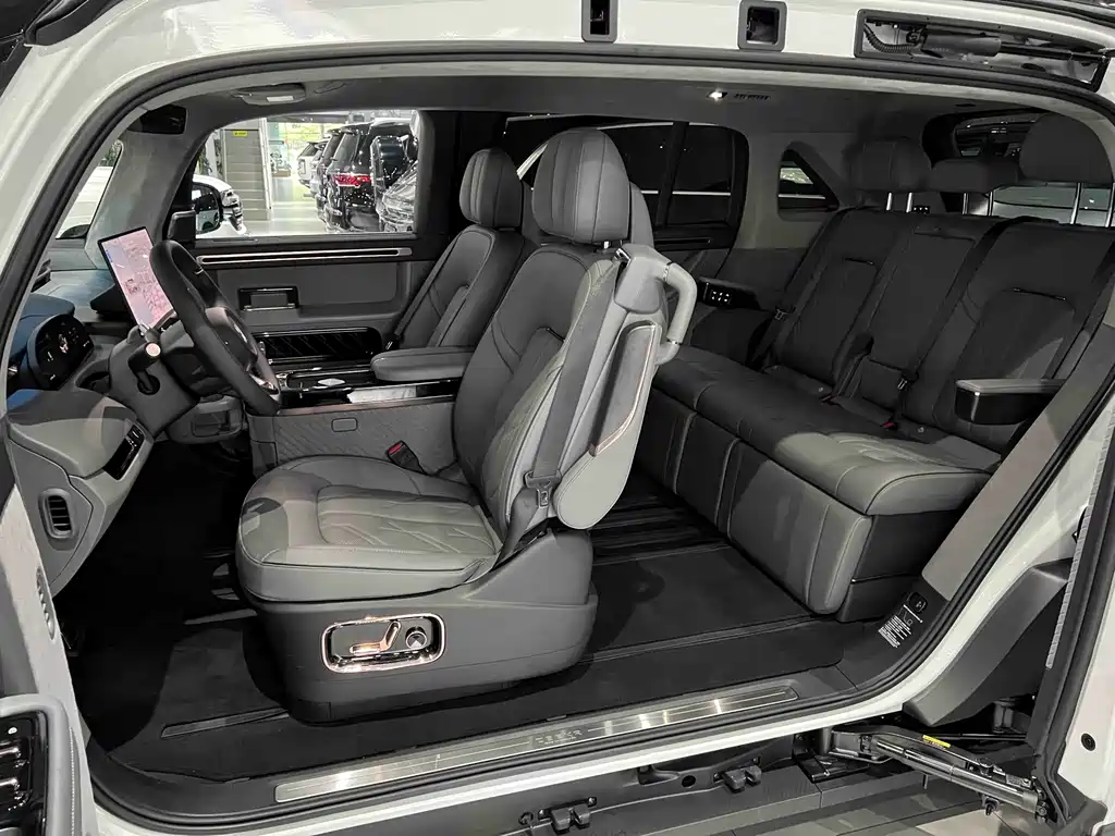 Zeekr MIX 2026 — фото 11