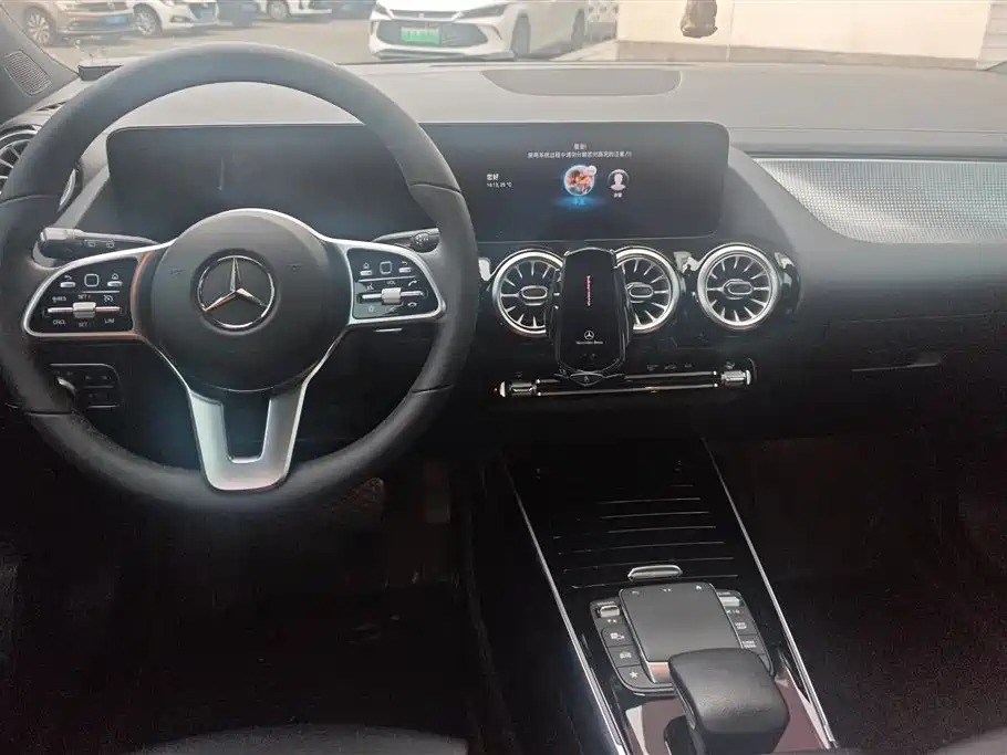 Mercedes-Benz GLA 2023 — фото 12