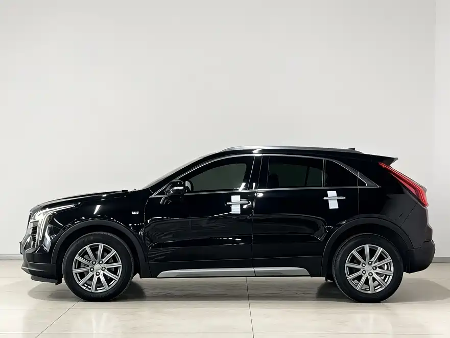 Cadillac XT4 2022 — фото 3