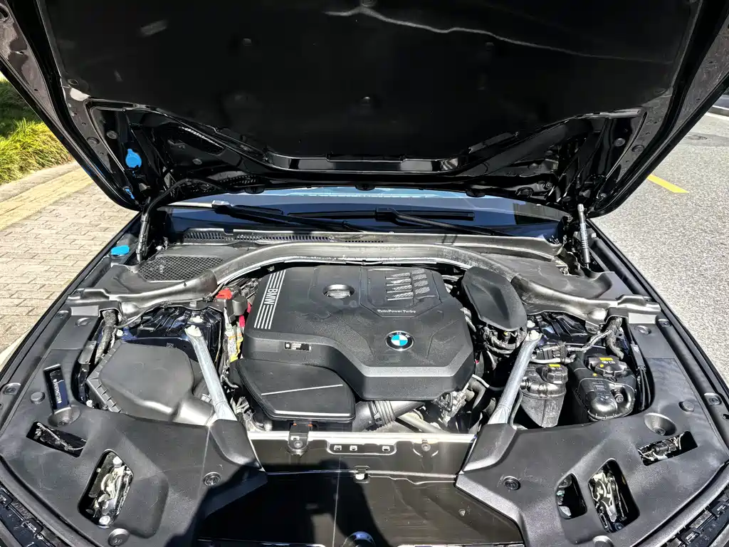 BMW 5 Series 2021 — фото 15