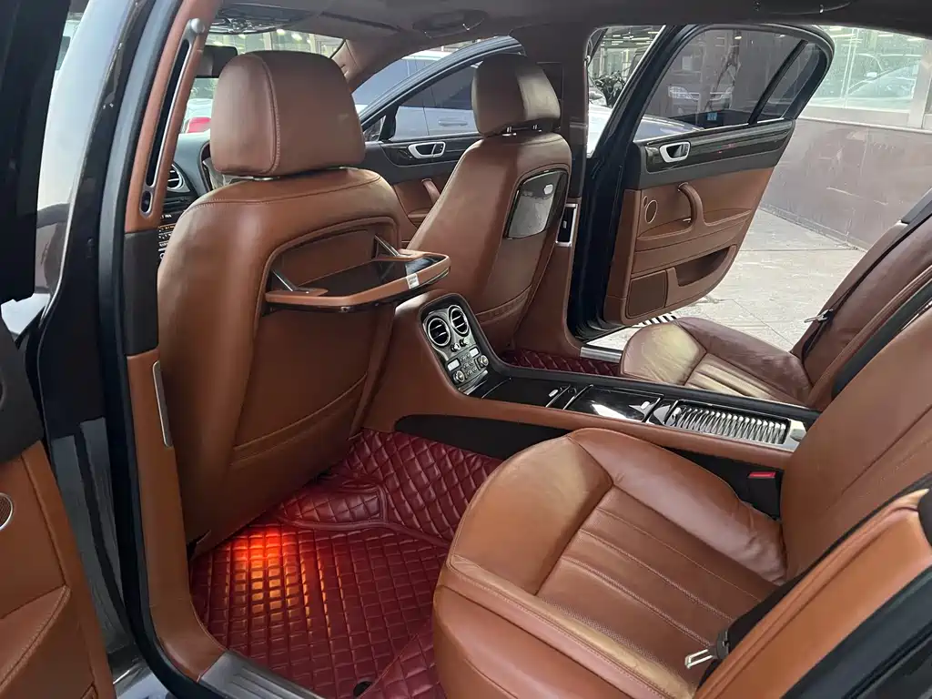 Bentley Flying Spur 2013 — фото 10