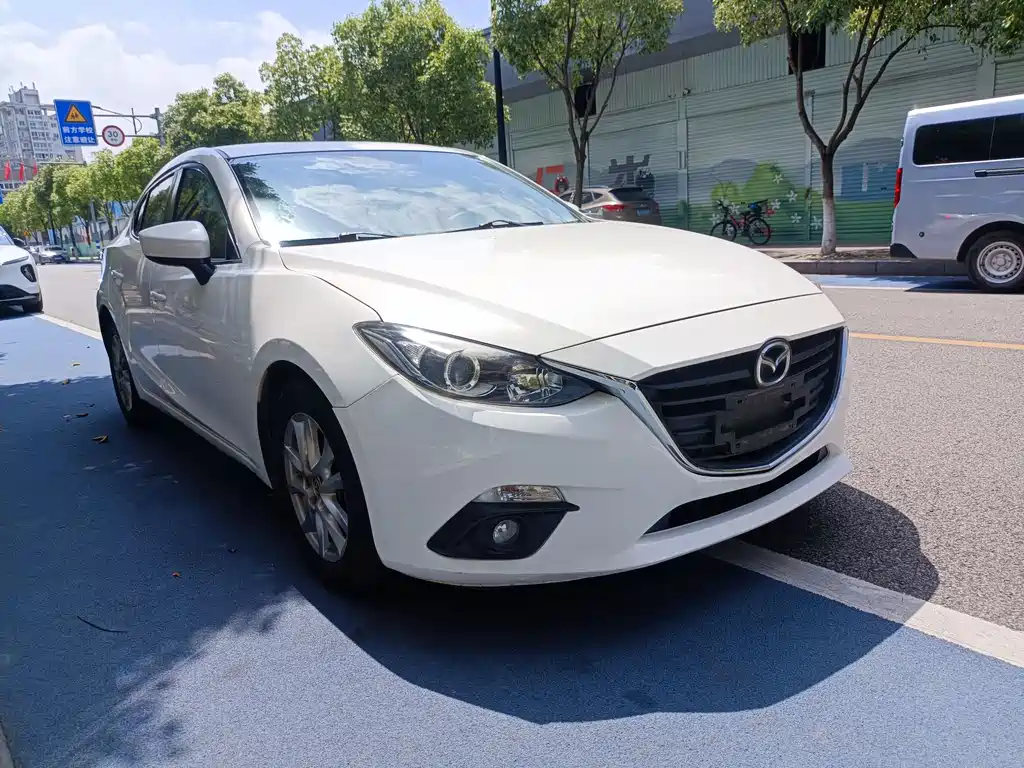 Mazda 3 Axela 2017 — фото 9