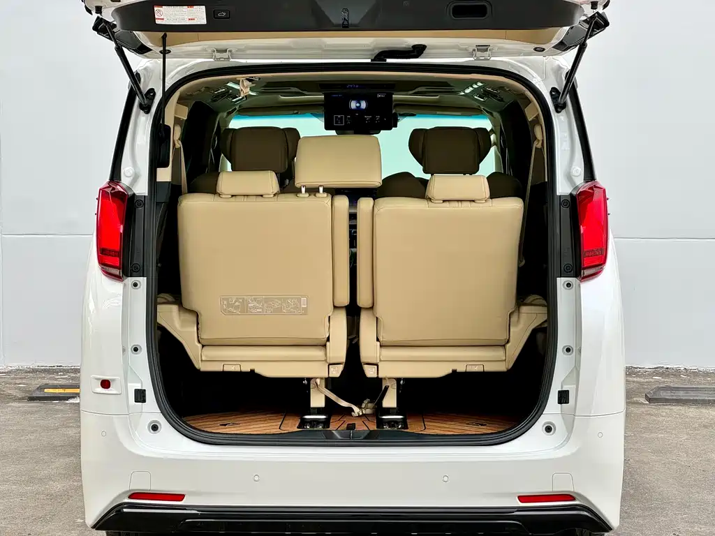 Toyota Alphard 2020 — фото 15