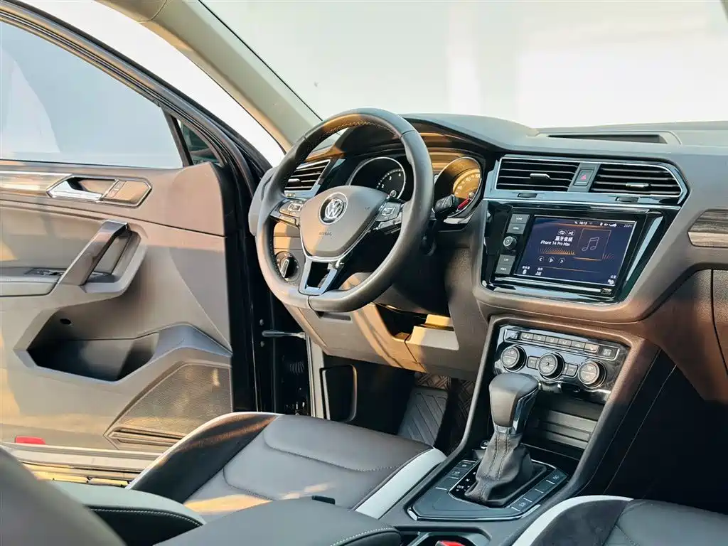 Volkswagen Tiguan L 2018 — фото 16