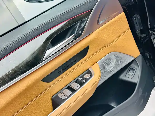 BMW 6 Series GT 2025