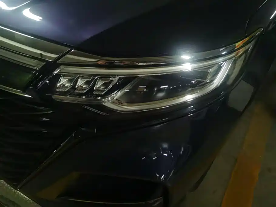 Roewe iMAX8 2022