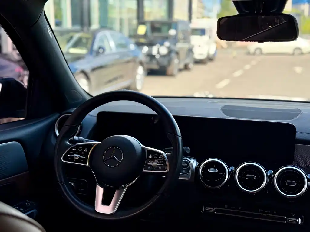 Mercedes-Benz GLB 2023 — фото 18