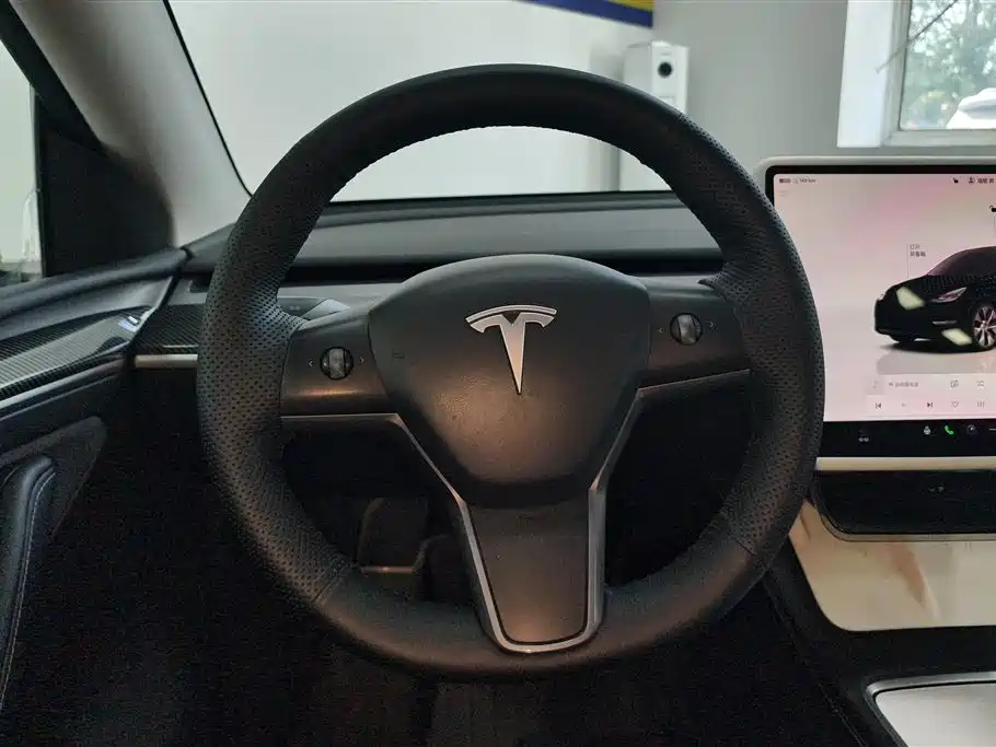 Tesla Model Y 2023 — фото 15