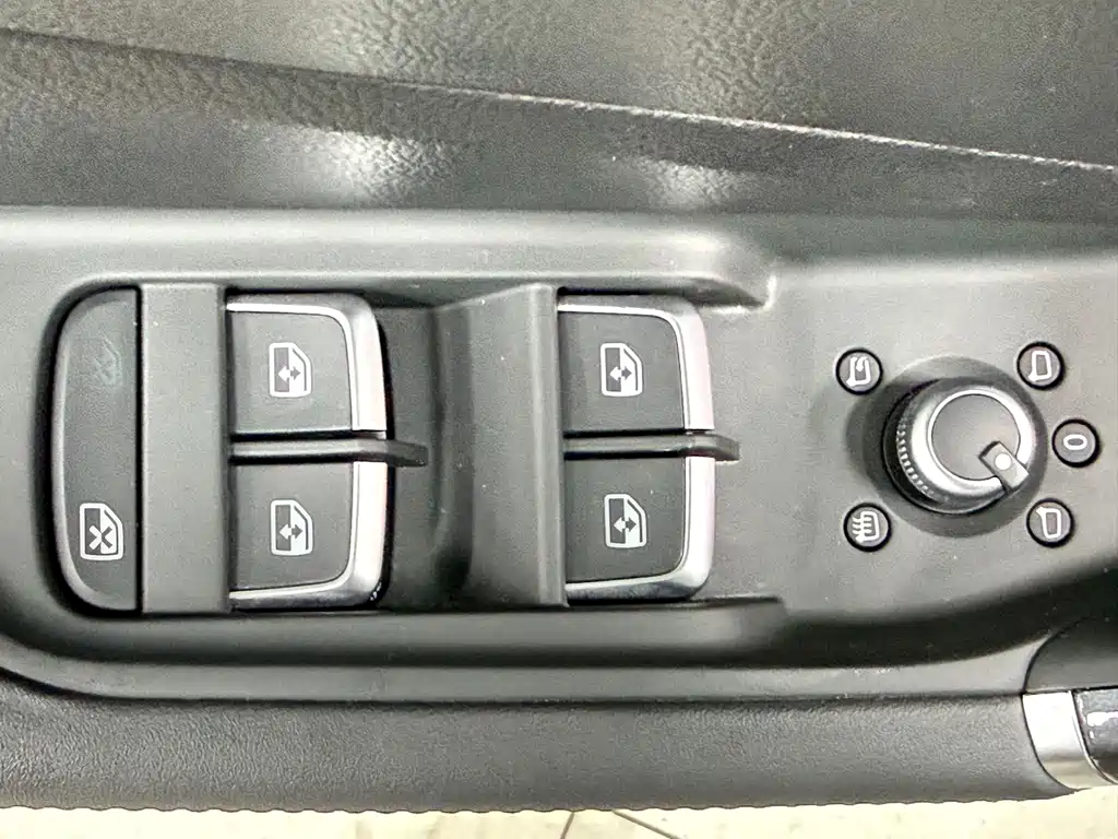 Audi Q2L 2023 — фото 16