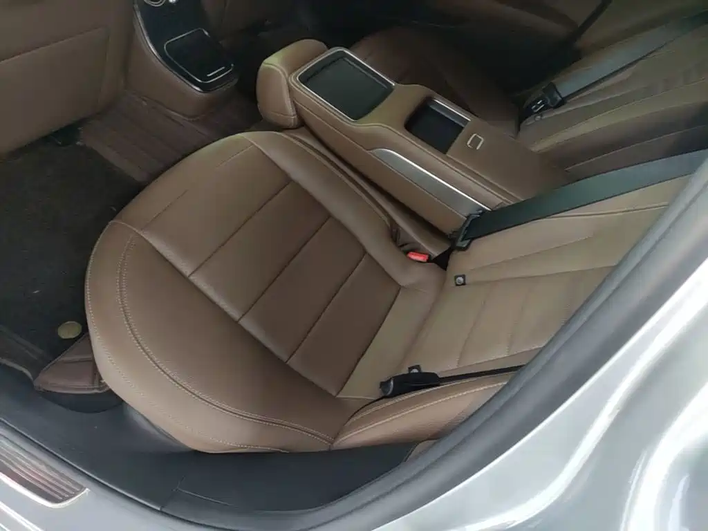 Mercedes-Benz E-Class 2022 — фото 17