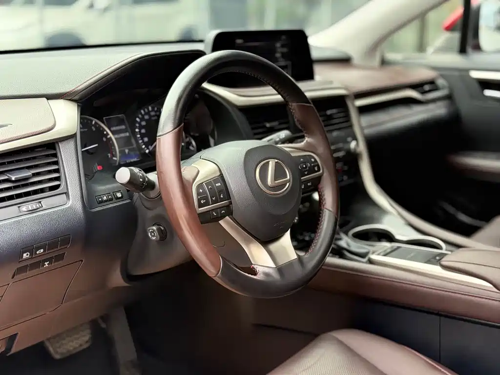 Lexus RX 2020 — фото 9