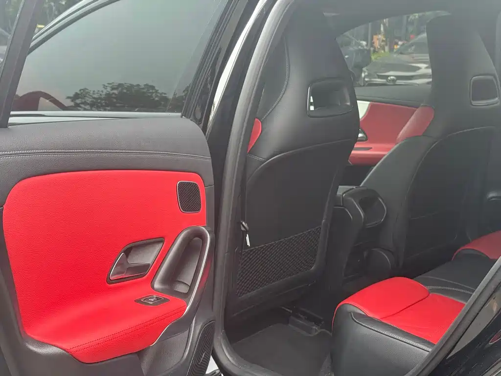 Mercedes-Benz A-Class AMG 2024 — фото 13